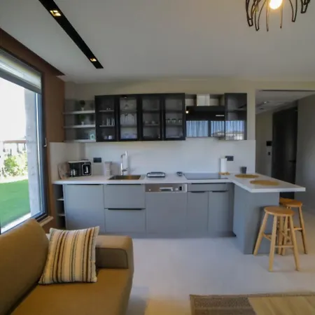 Elegant 2-br With Pool And Sea Access G-4 55 شقة Ayvalı