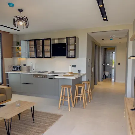 Elegant 2-br With Pool And Sea Access G-4 55 * Ayvalı
