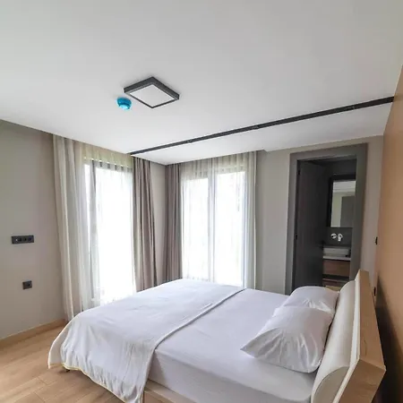 Elegant 2-br With Pool And Sea Access G-4 55 *