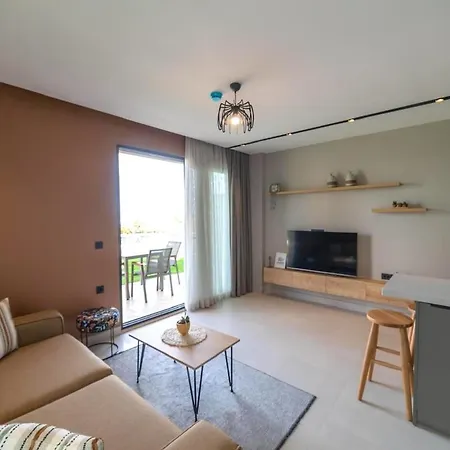 Elegant 2-br With Pool And Sea Access G-4 55 * Ayvalı