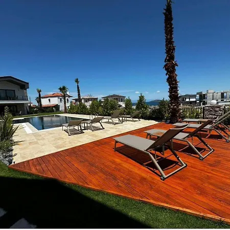 Elegant 2-br With Pool And Sea Access G-4 55 *